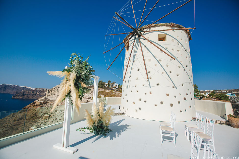 pampas-el-viento-santorini-elopement-wedding-intimate-ceremony-reception